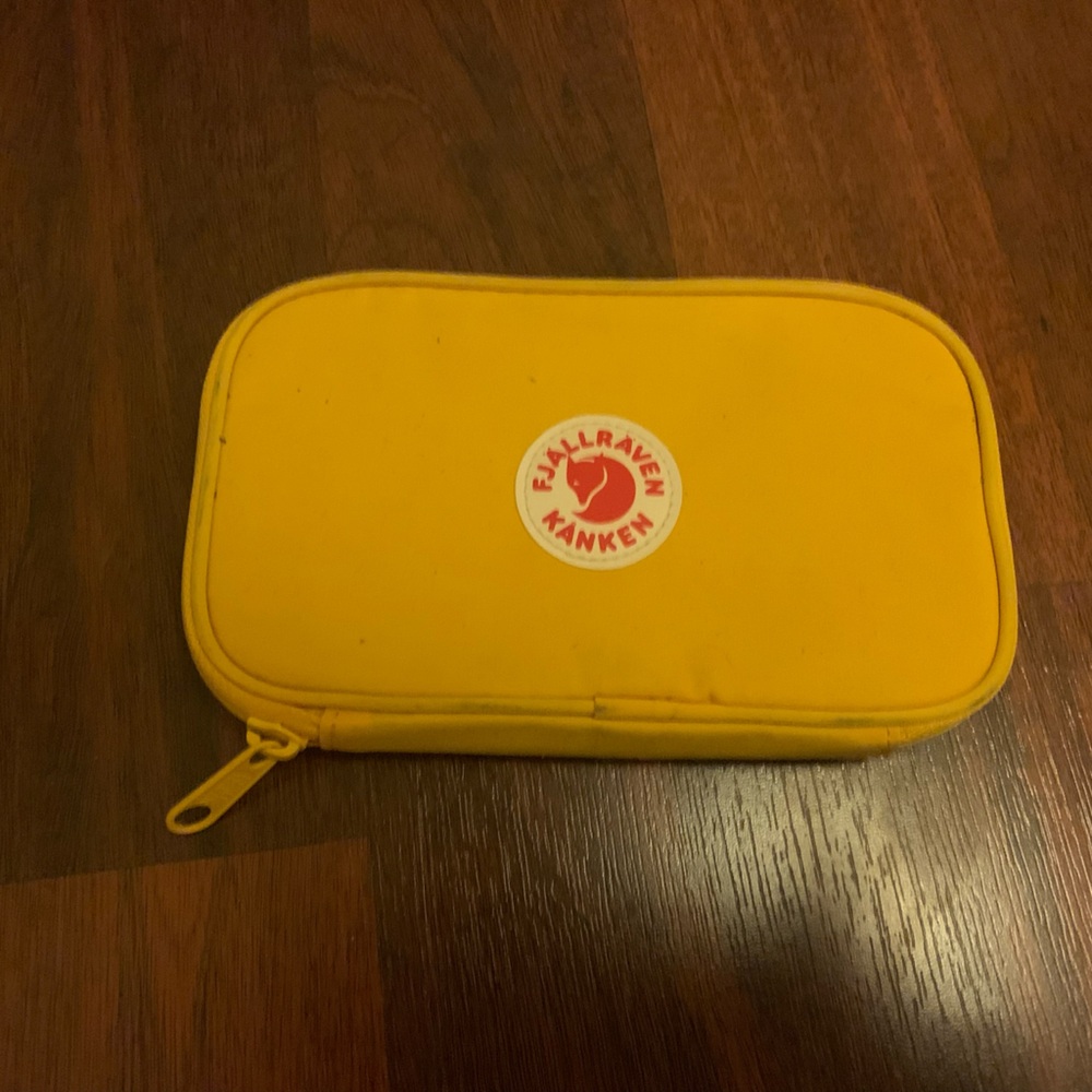 Fjällräven Kånken Yellow Travel Wallet